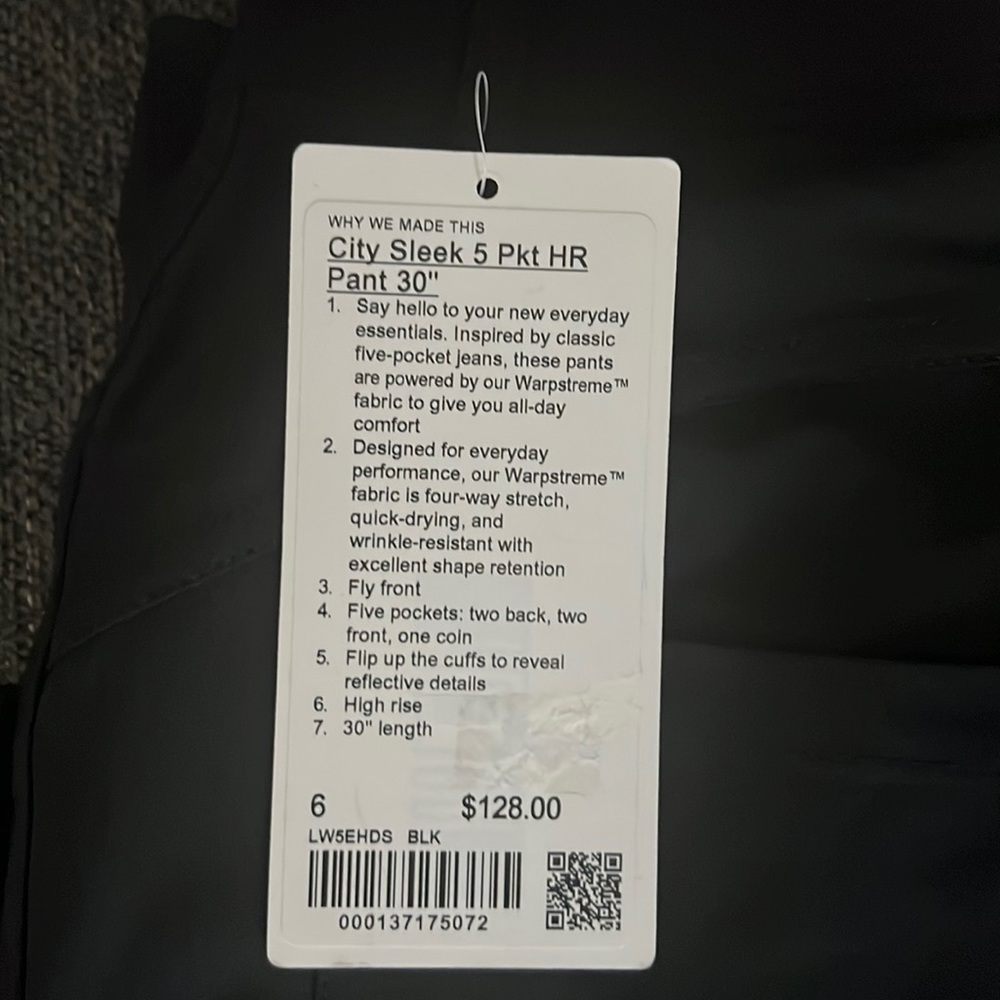 NWT lululemon pants. Please read tag on first picture